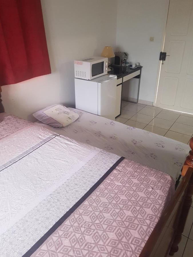 Manikou Bed & Breakfast เลอโวแกล็ง ภายนอก รูปภาพ