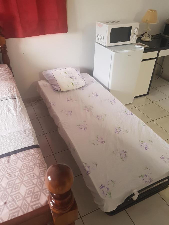 Manikou Bed & Breakfast เลอโวแกล็ง ภายนอก รูปภาพ