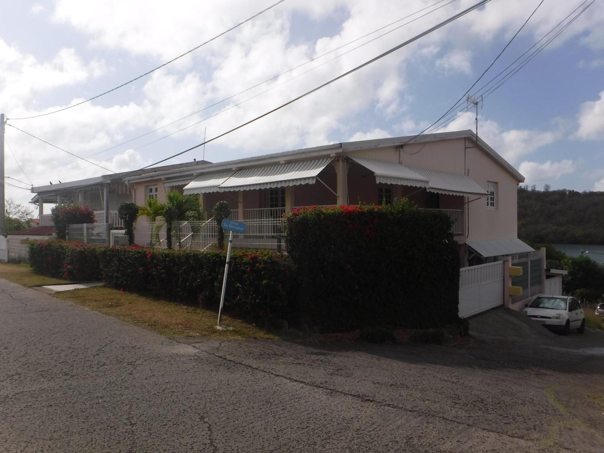Manikou Bed & Breakfast เลอโวแกล็ง ภายนอก รูปภาพ